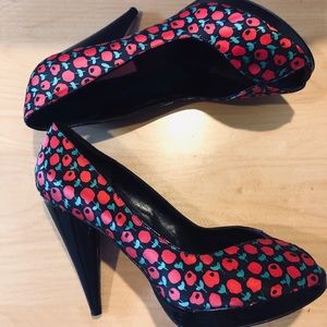 Rare Betsey Johnson Peeptoe Rose platform Pumps
